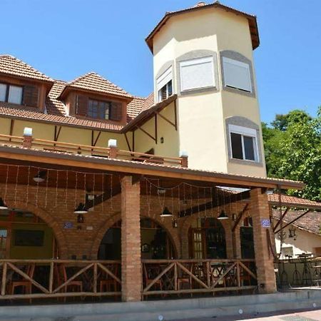 Pousada Castelinho Маріка Екстер'єр фото